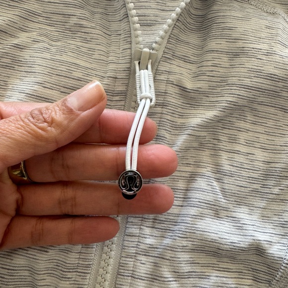 lululemon Define Jacket - Picture 2 of 6